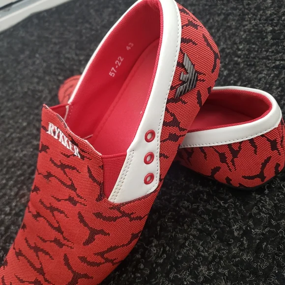 Shoes - Picture 4 of 5